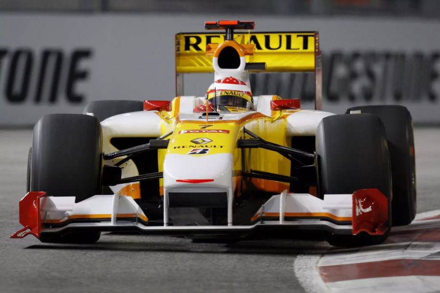 2009 startet Alonso noch einmal mit Renault. Im Titelkampf spielt der Spanier aber keine Rolle.